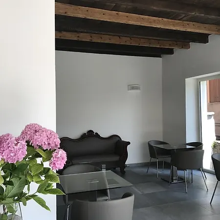 Corte Di Pellio Inn